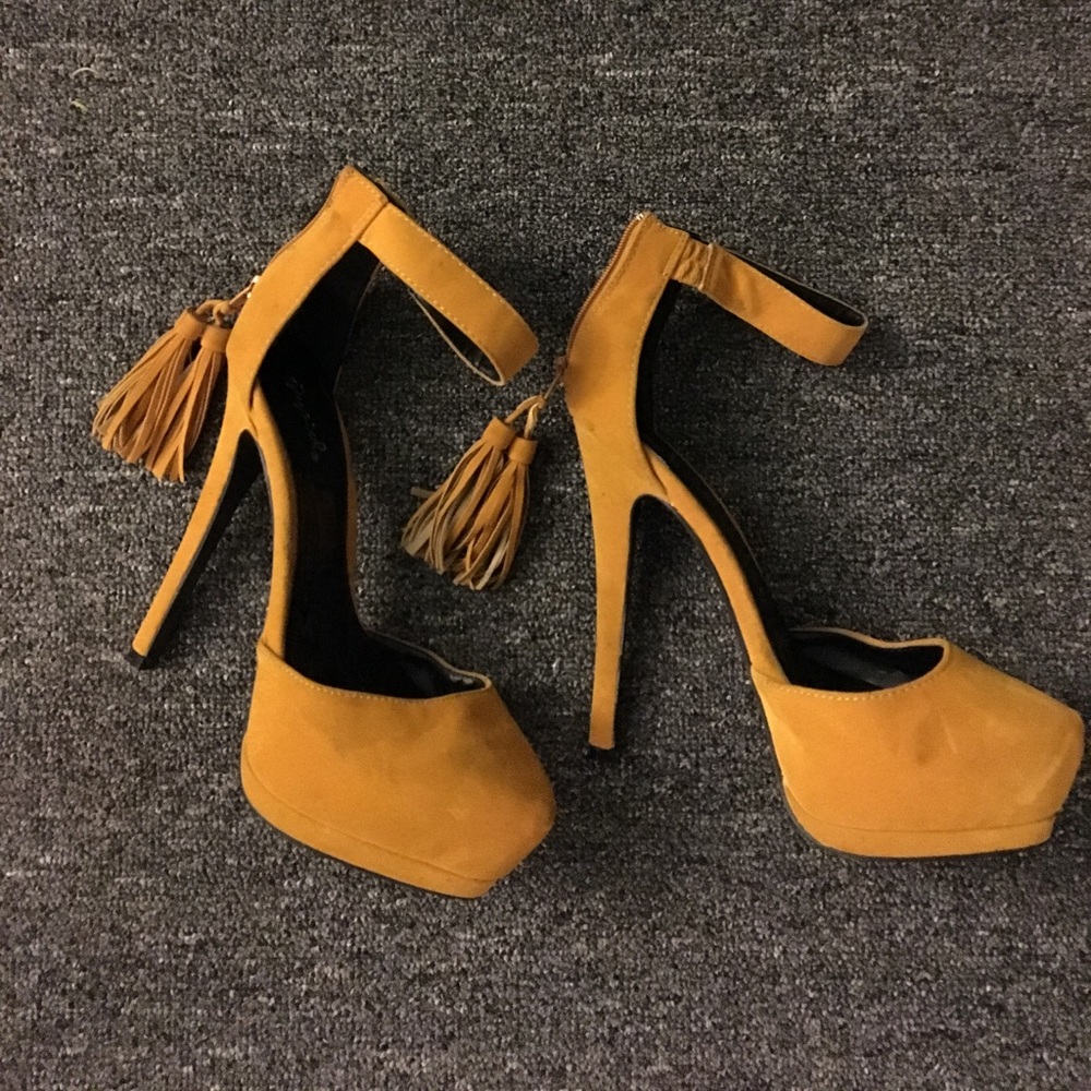Mustard heels